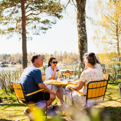 Fika utomhus Bönan Cafe