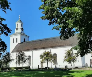 Vit kyrka - Foto Visit Hedesunda Vit kyrka