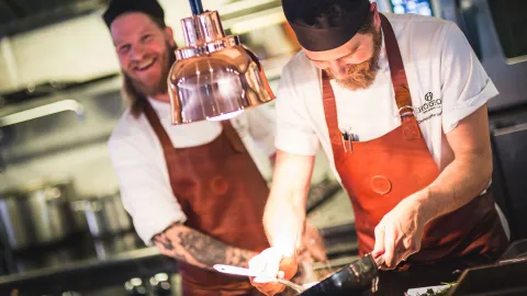 Kockar i köket på Högbo Brukshotell