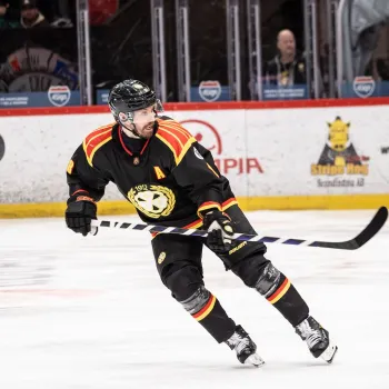 Hockeyspelare på isen