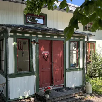 Farstuentre i grön glänta