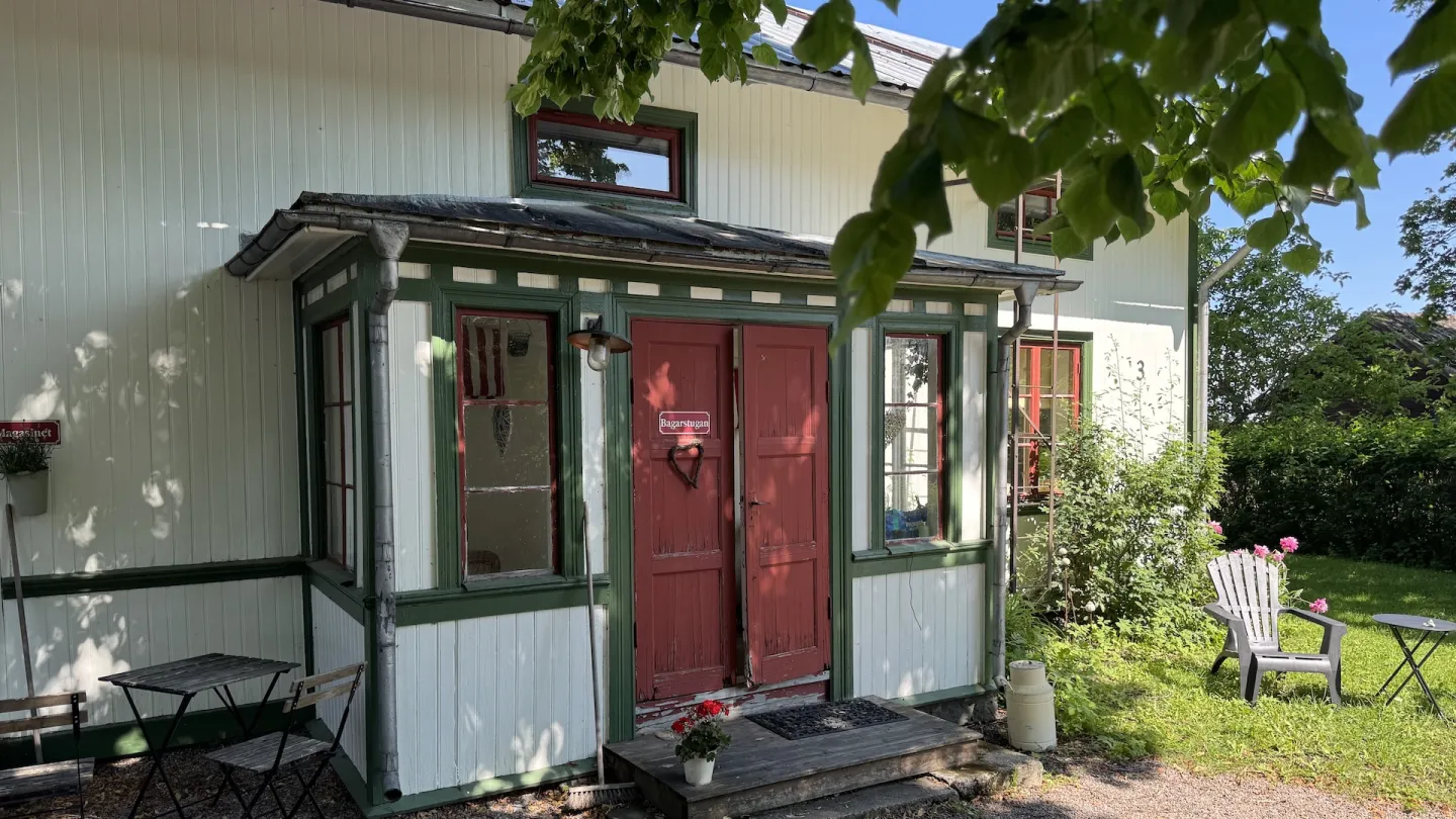 Farstuentré i grön glänta